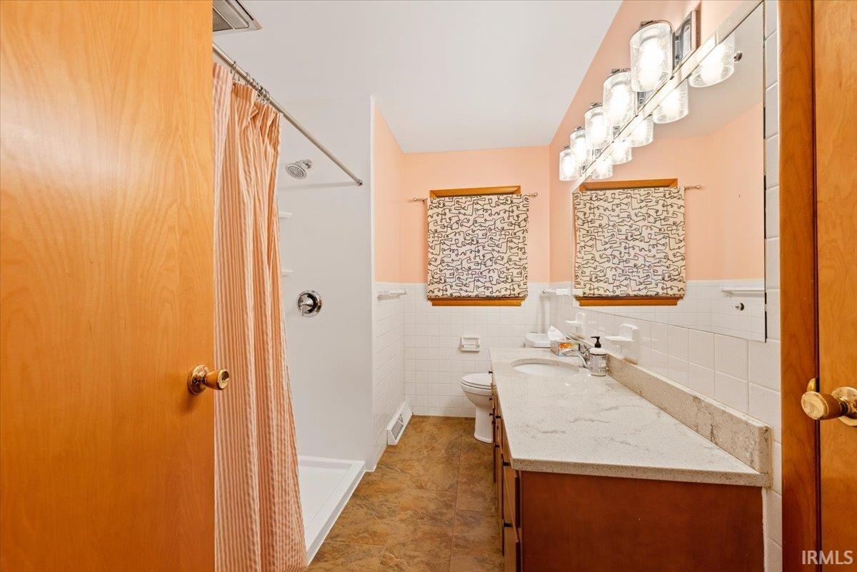 4920 East Ridgewood Drive Bloomington, IN 47401 - Photo 15 of 35