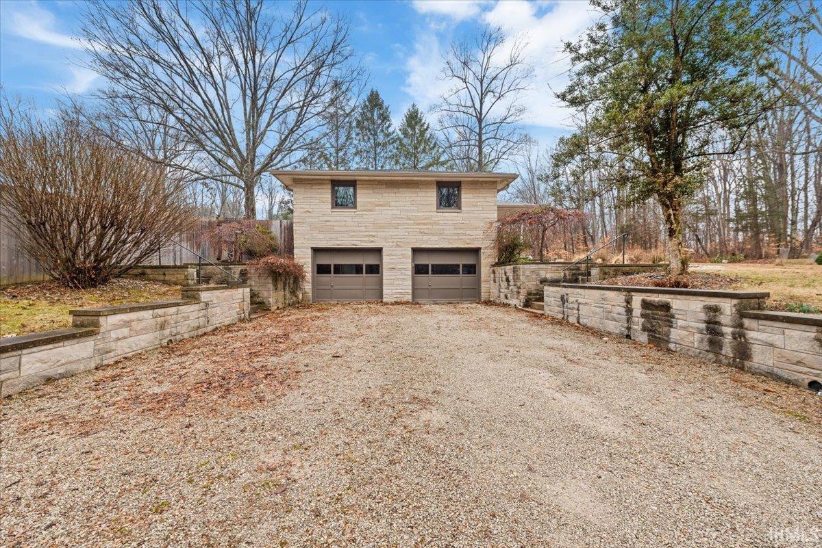 4920 East Ridgewood Drive Bloomington, IN 47401 - Photo 3 of 35