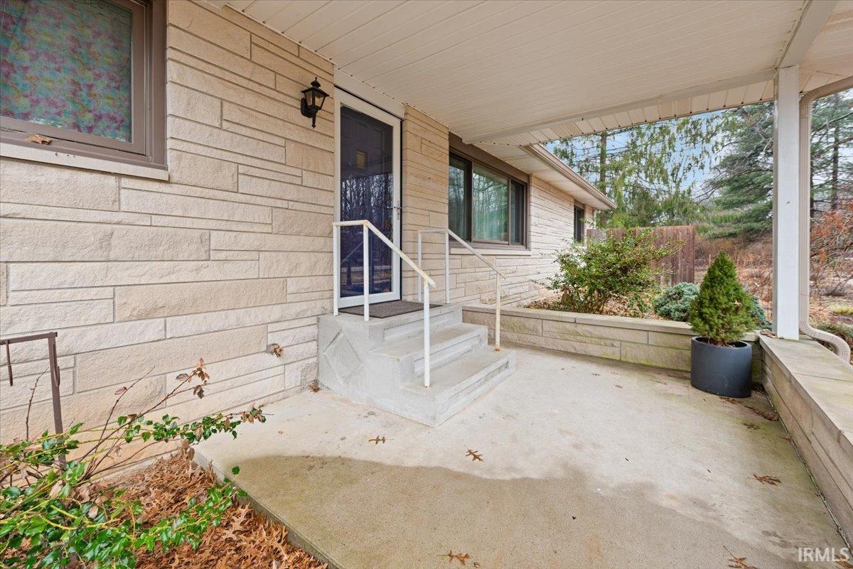 4920 East Ridgewood Drive Bloomington, IN 47401 - Photo 4 of 35