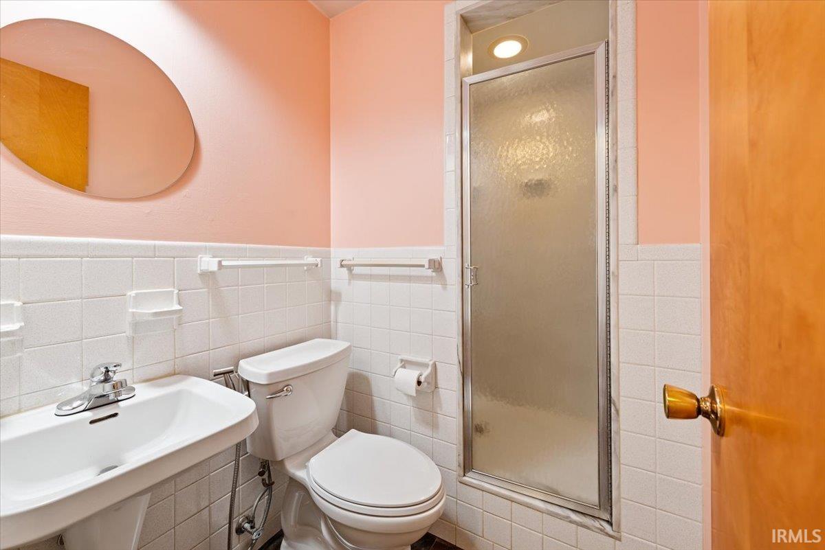 4920 East Ridgewood Drive Bloomington, IN 47401 - Photo 7 of 35