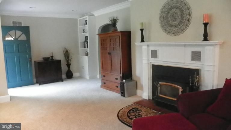 301 Sandy Hill Road Cambridge, MD 21613 - Photo 12 of 28 Living Room