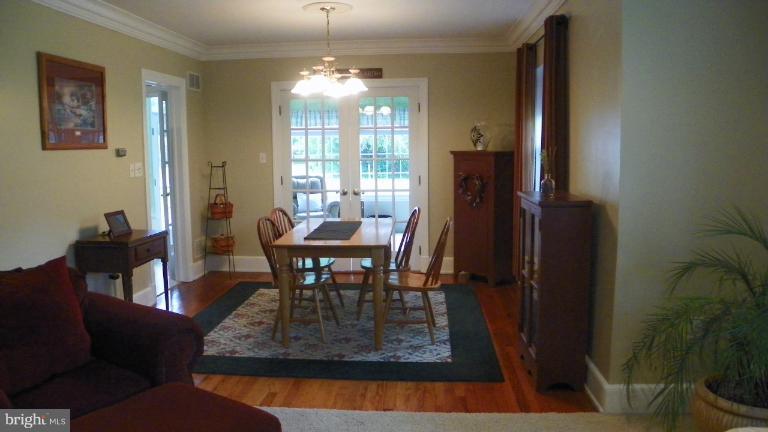 301 Sandy Hill Road Cambridge, MD 21613 - Photo 8 of 28 Dining Room