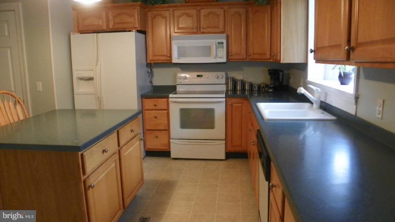 301 Sandy Hill Road Cambridge, MD 21613 - Photo 9 of 28 Kitchen