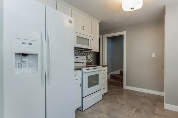 37 Granger Street Springfield, MA 01119 - Photo 13 of 30 Gallery Image 13
