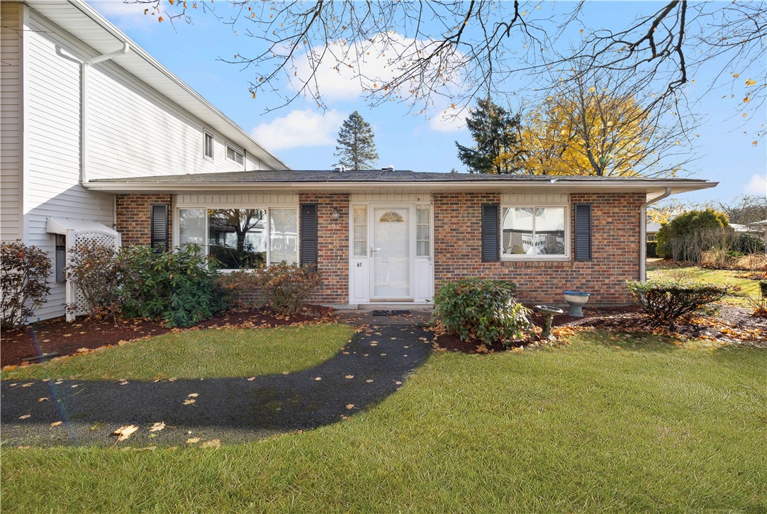 82 Fox Ridge Crescent Warwick, RI 02886 - Photo 2 of 36 Gallery Image 2