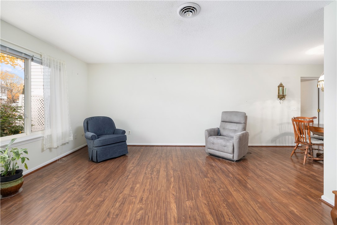 82 Fox Ridge Crescent Warwick, RI 02886 - Photo 4 of 36 Gallery Image 4