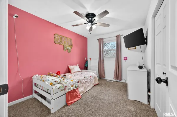 $219,000 | 15314 North Von Achen Drive, Chillicothe, IL 61523