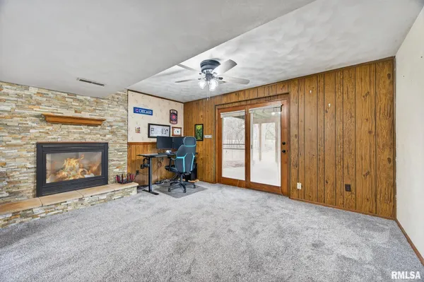 $219,000 | 15314 North Von Achen Drive, Chillicothe, IL 61523