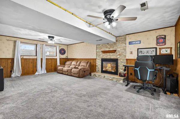 $219,000 | 15314 North Von Achen Drive, Chillicothe, IL 61523