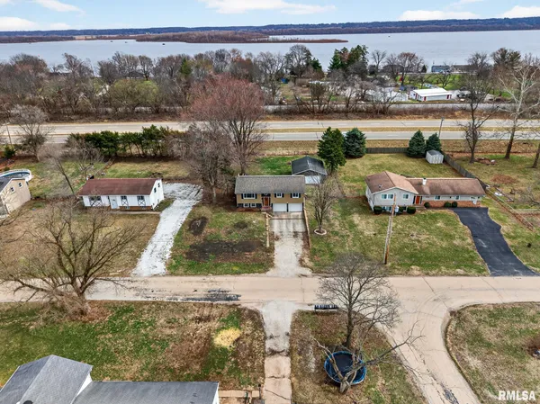 $219,000 | 15314 North Von Achen Drive, Chillicothe, IL 61523