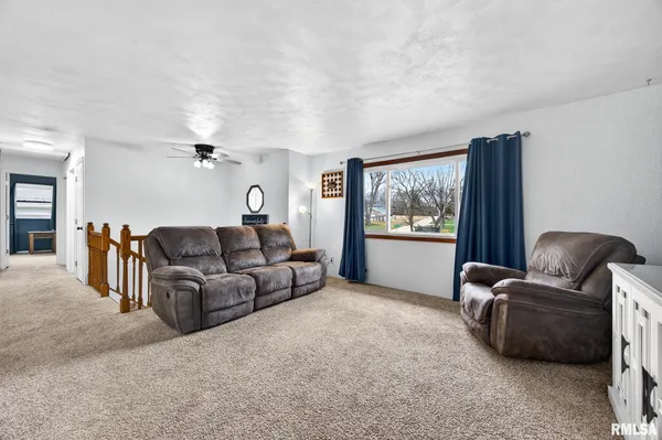 $219,000 | 15314 North Von Achen Drive, Chillicothe, IL 61523