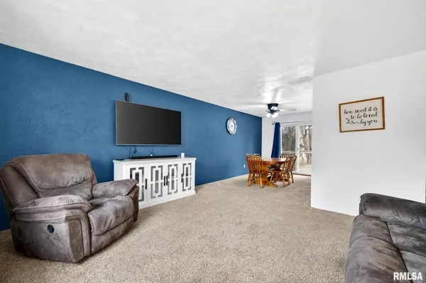 $219,000 | 15314 North Von Achen Drive, Chillicothe, IL 61523