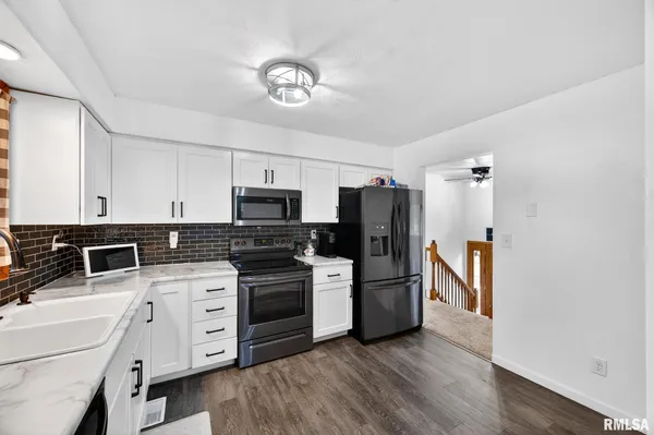 $219,000 | 15314 North Von Achen Drive, Chillicothe, IL 61523