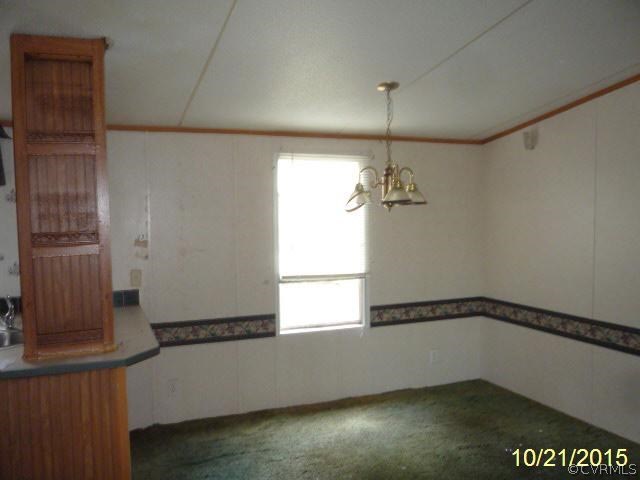 7600 Rolfe Highway Dendron, VA 23839 - Photo 4 of 11 Dining Area