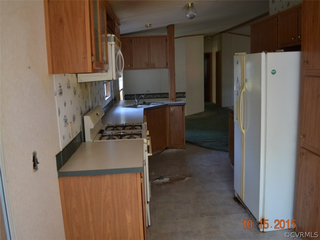 7600 Rolfe Highway Dendron, VA 23839 - Photo 6 of 11 Kitchen