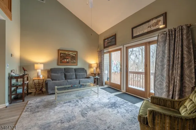 $319,900 | 44 Sparrow Circle, Newton, NJ 07860