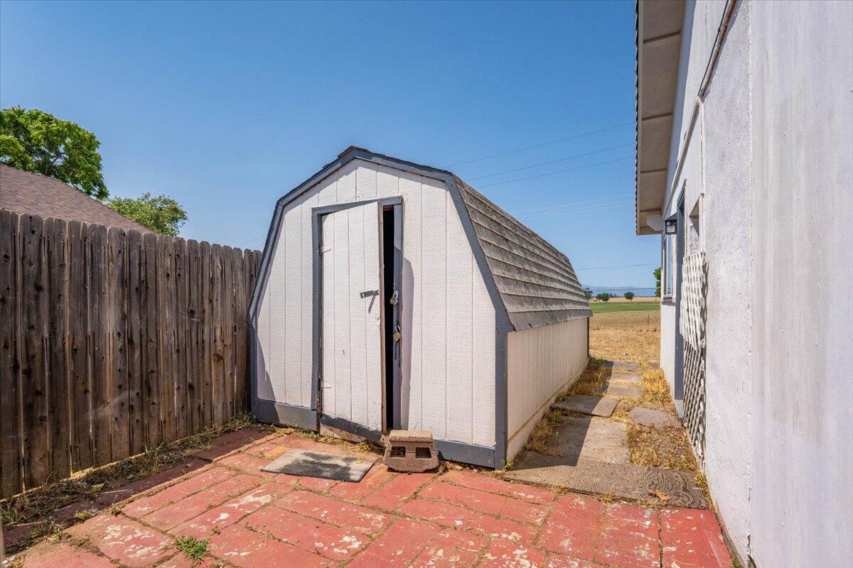 1865 Douglass Street Red Bluff, CA 96080 - Photo 23 of 24