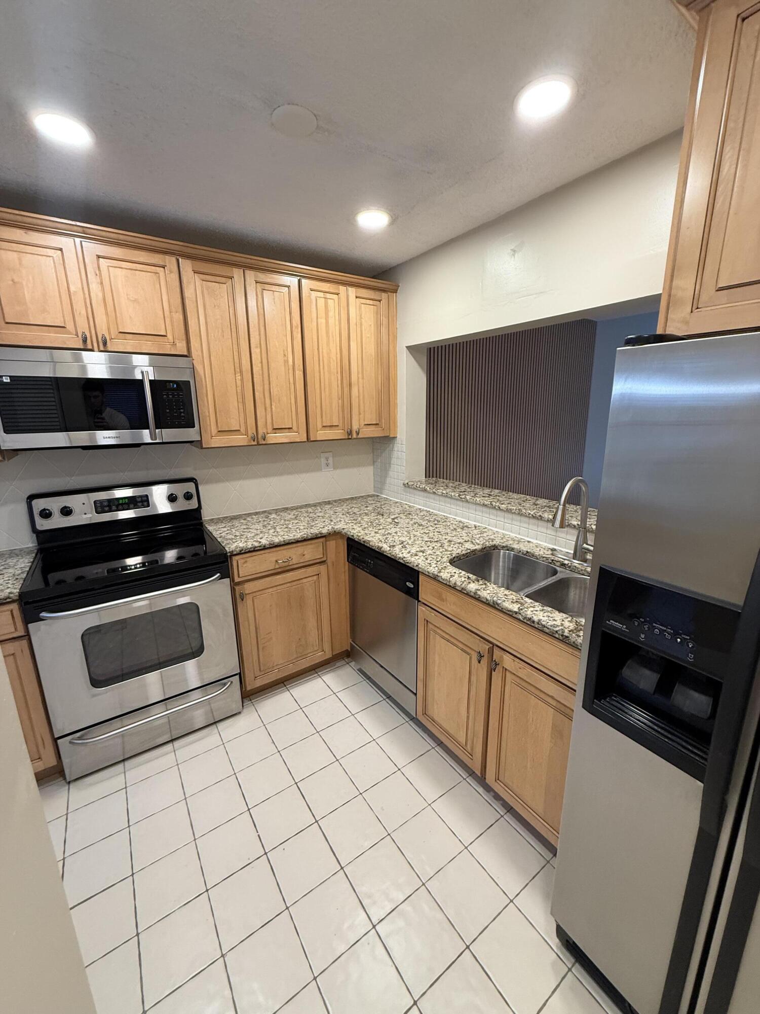 8705 Vía Giula, Unit 4 Boca Raton, FL 33496 - Photo 12 of 20 IMG_8163