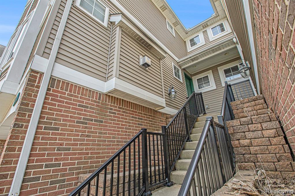 1740 South Maple Road Ann Arbor, MI 48103 - Photo 4 of 34