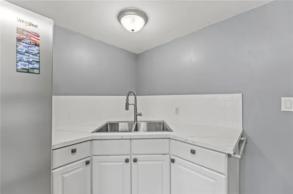 $247,500 | 304 East Shawnee Street, Paola, KS 66071