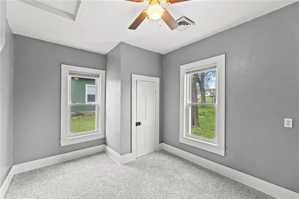 $247,500 | 304 East Shawnee Street, Paola, KS 66071