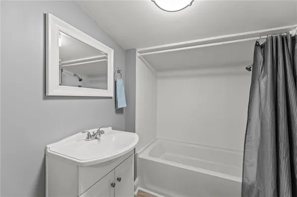 $247,500 | 304 East Shawnee Street, Paola, KS 66071