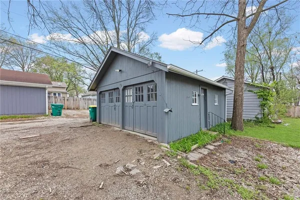$247,500 | 304 East Shawnee Street, Paola, KS 66071