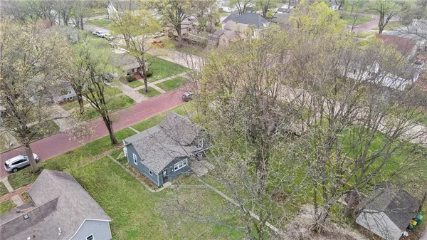 $247,500 | 304 East Shawnee Street, Paola, KS 66071