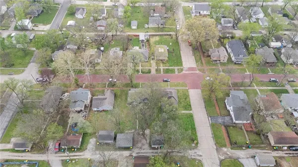 $247,500 | 304 East Shawnee Street, Paola, KS 66071