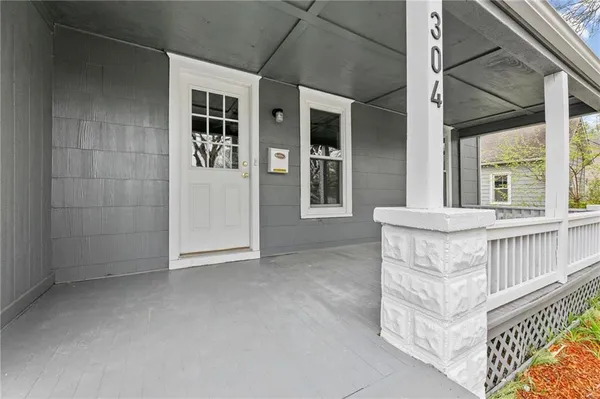 $247,500 | 304 East Shawnee Street, Paola, KS 66071