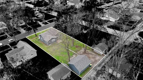 $247,500 | 304 East Shawnee Street, Paola, KS 66071