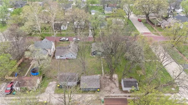 $247,500 | 304 East Shawnee Street, Paola, KS 66071