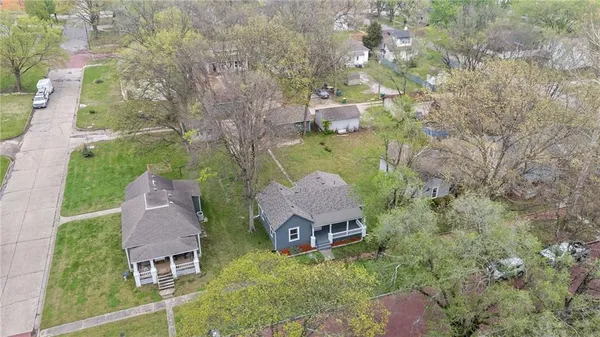 $247,500 | 304 East Shawnee Street, Paola, KS 66071