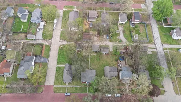 $247,500 | 304 East Shawnee Street, Paola, KS 66071