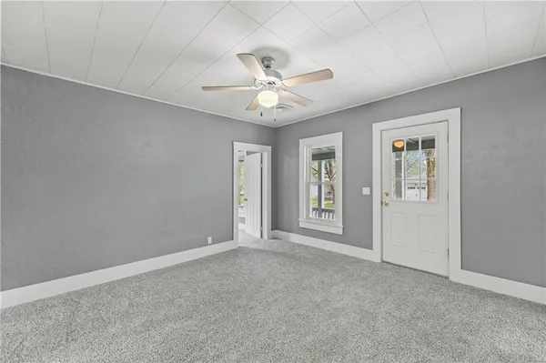 $247,500 | 304 East Shawnee Street, Paola, KS 66071
