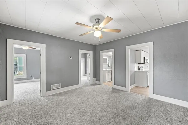$247,500 | 304 East Shawnee Street, Paola, KS 66071