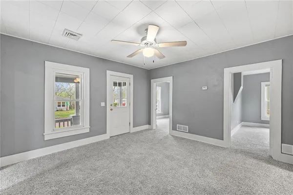$247,500 | 304 East Shawnee Street, Paola, KS 66071