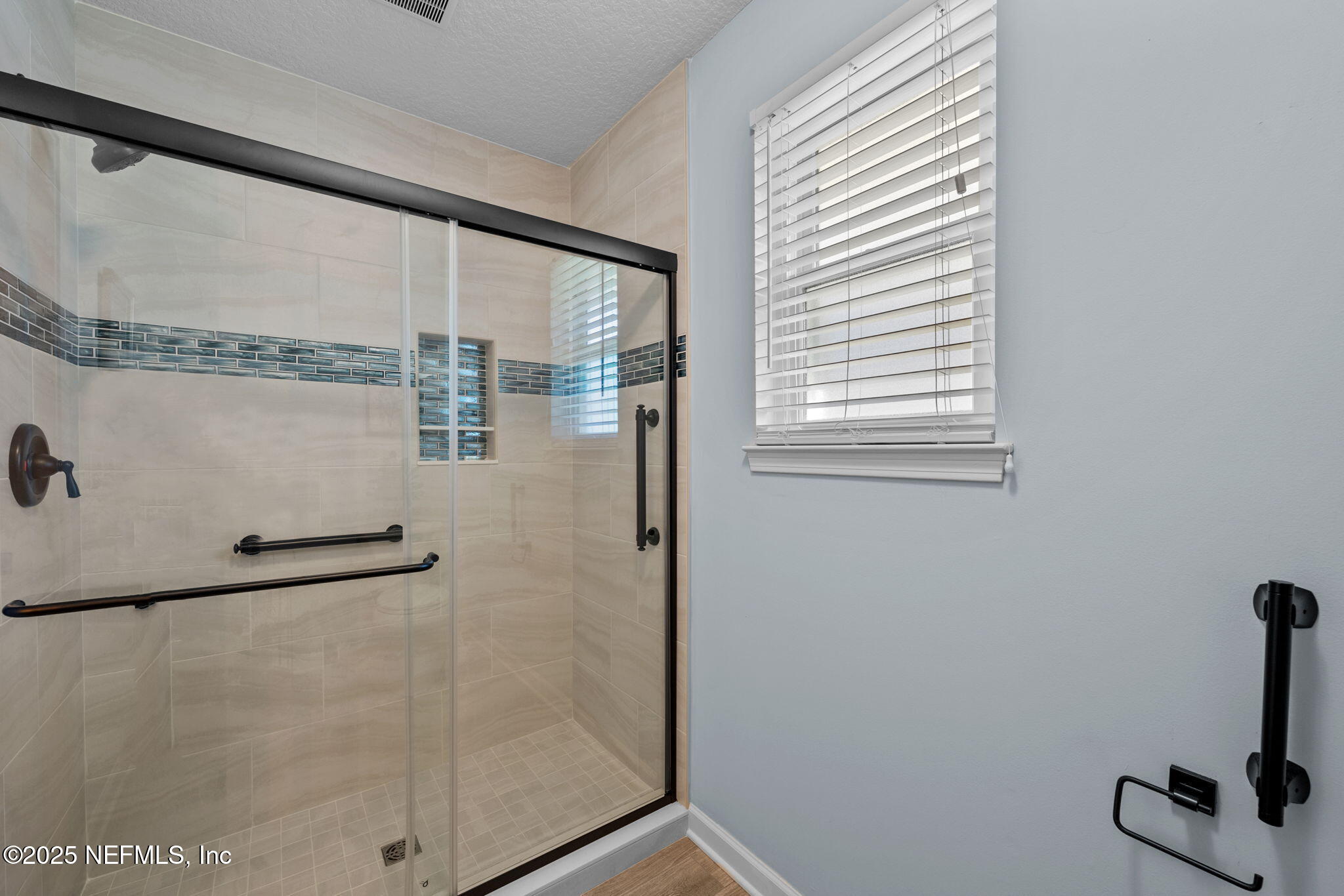 3046 Nautilus Road Middleburg, FL 32068 - Photo 23 of 49 Guest bath