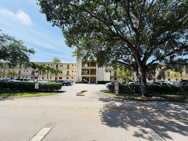 $1,650 | 9150 Northwest 38th Drive, Unit 301, Coral Springs, FL 33065