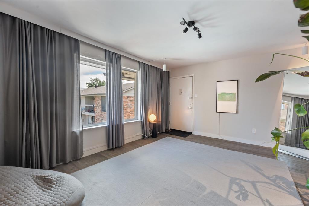 8069 Meadow Road, Unit 216 Dallas, TX 75231 - Photo 4 of 27