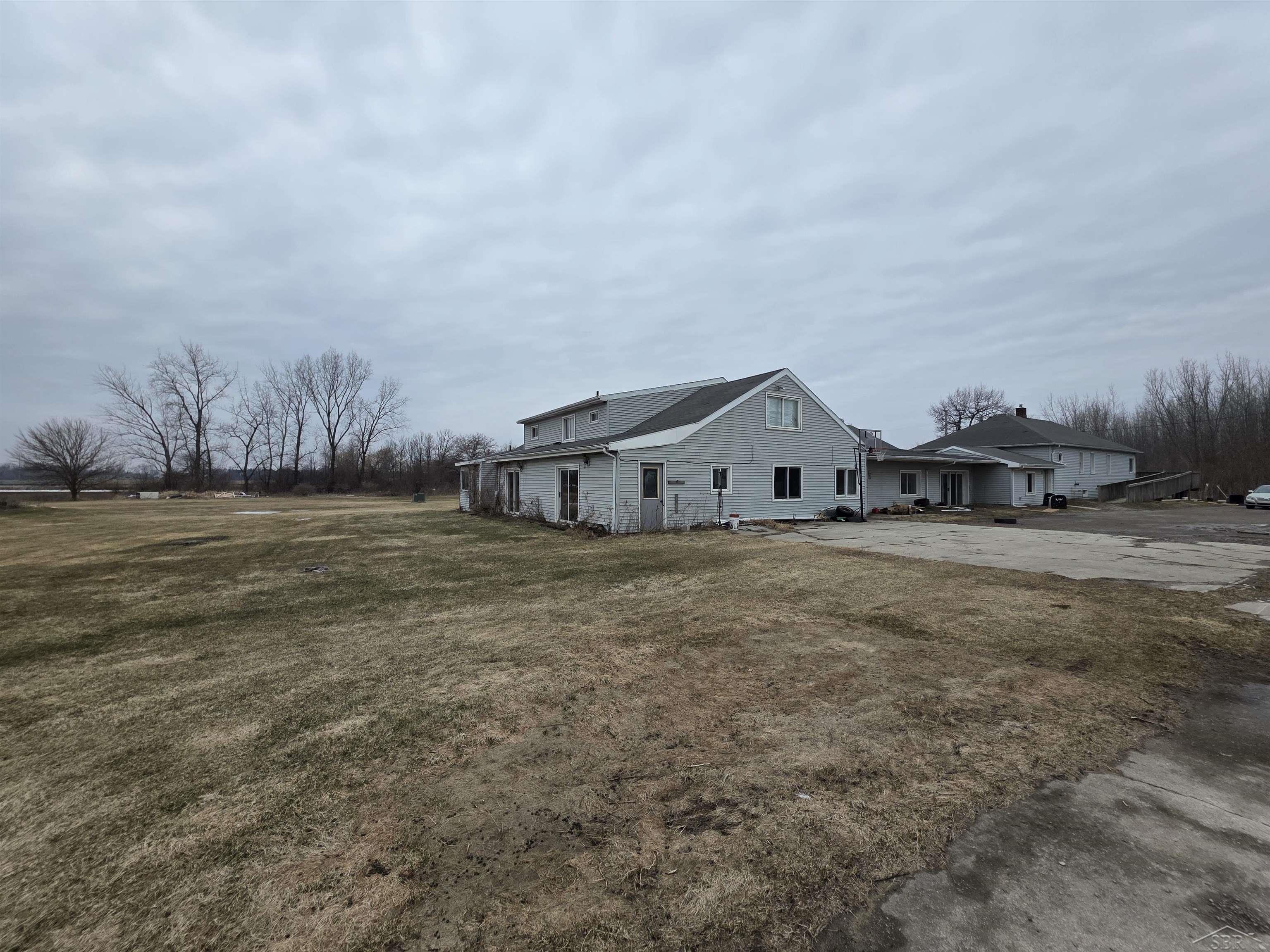 2418 Wetters Road Kawkawlin, MI 48631 - Photo 3 of 29