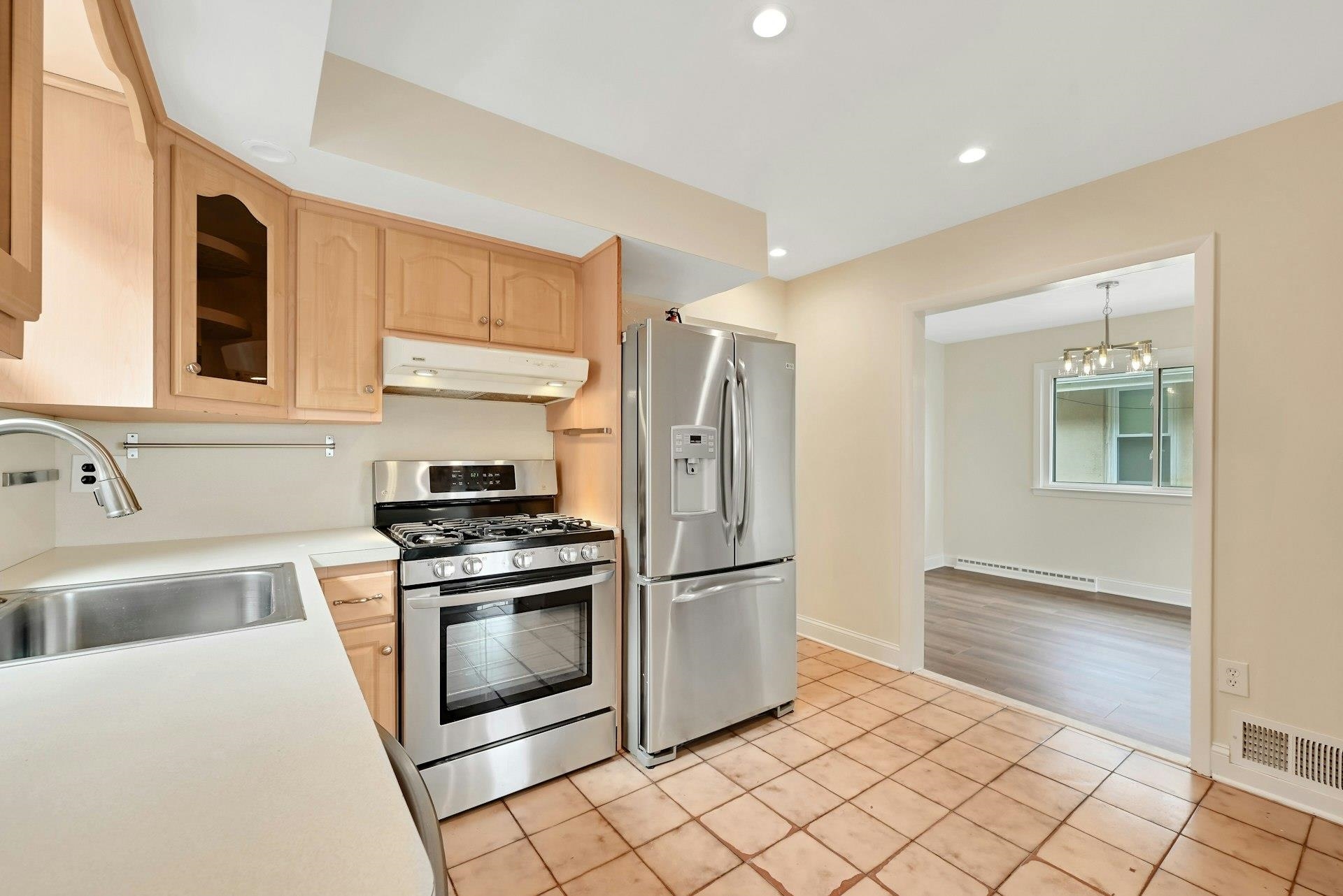 126 Huber Street Secaucus, NJ 07094 - Photo 8 of 26