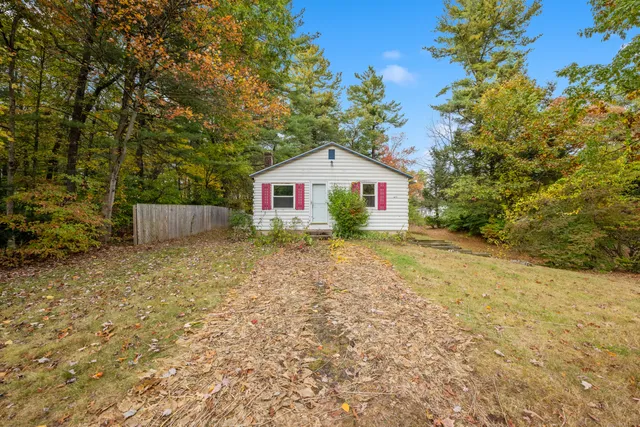 $199,900 | 218 Griffin Road, Suffield, CT 06093