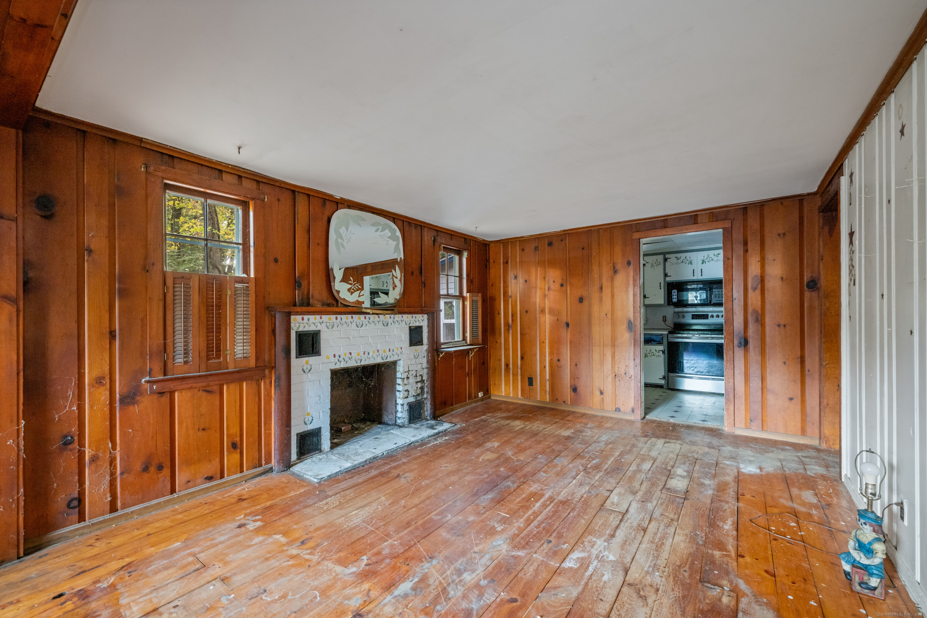 218 Griffin Road Suffield, CT 06093 - Photo 13 of 34