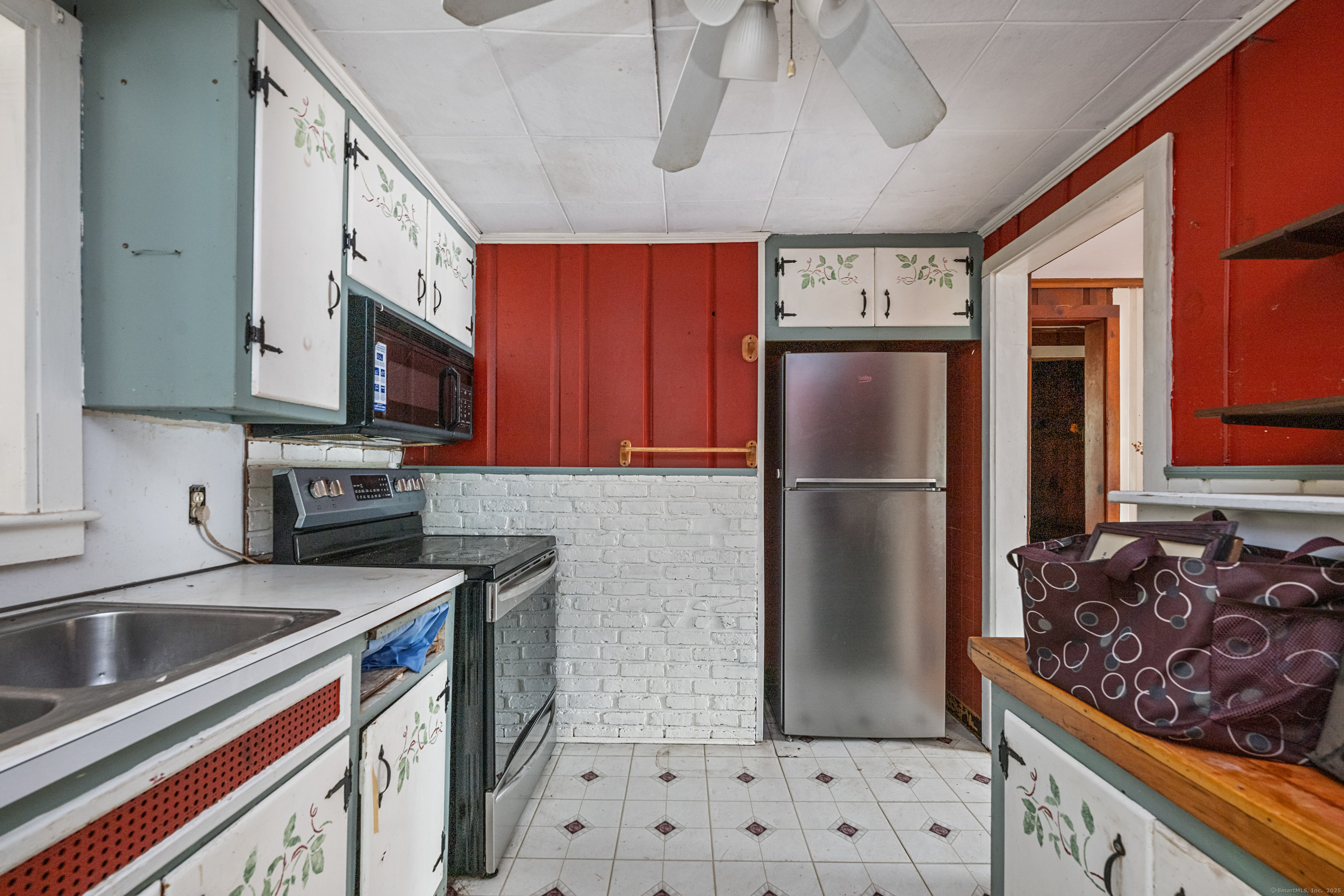 218 Griffin Road Suffield, CT 06093 - Photo 6 of 34