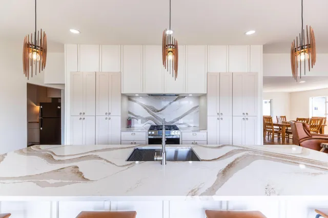 $799,000 | 33392 South Deer Cir Drive, Deer River, MN 56636