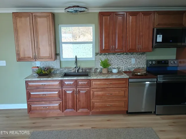 $549,900 | 9815 East Brainerd Road, Ooltewah, TN 37363