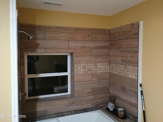 $549,900 | 9815 East Brainerd Road, Ooltewah, TN 37363