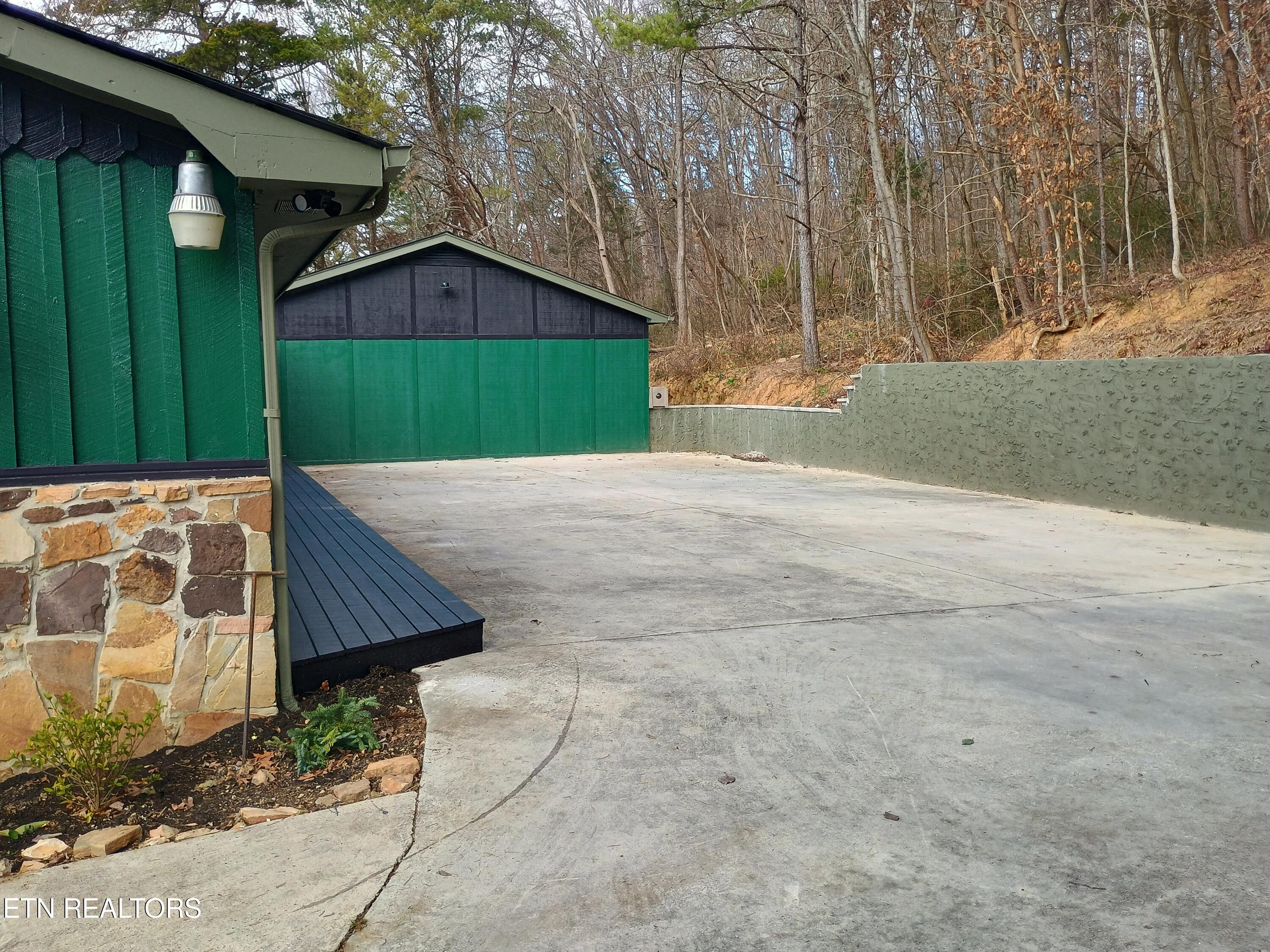 9815 East Brainerd Road Ooltewah, TN 37363 - Photo 8 of 39 Back Drive