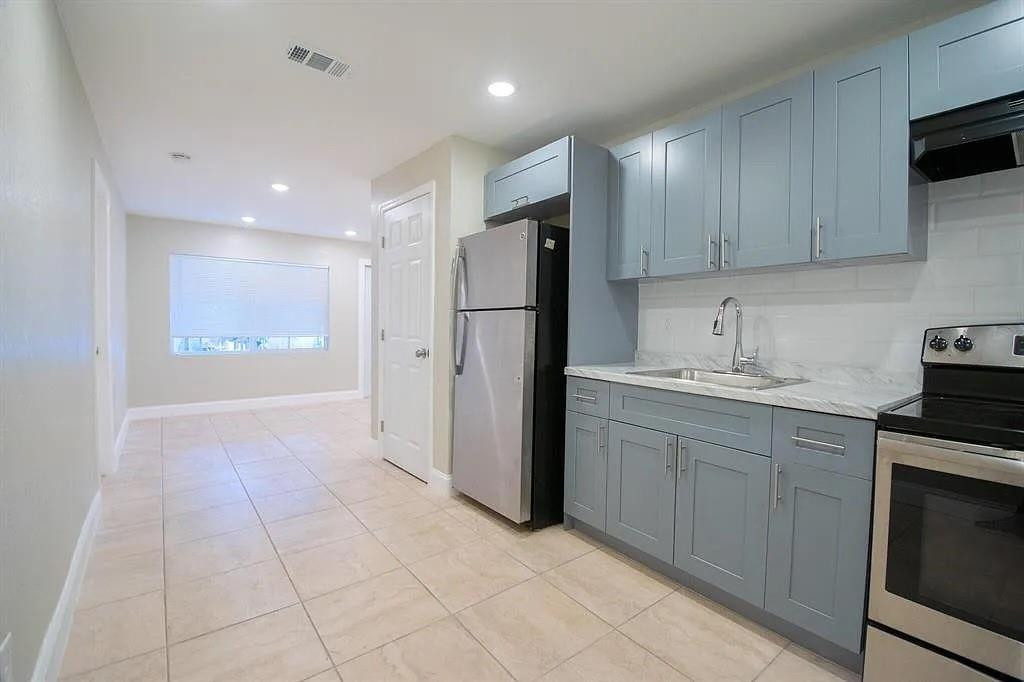 508 North 23rd Street Fort Pierce, FL 34950 - Photo 5 of 13 Photo 5